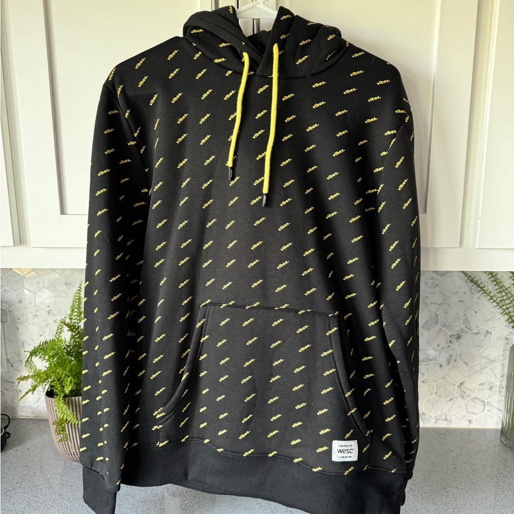 WESC unisex VIBES Pullover Hoodie Sweatshirt | Men’s L/Women’s XL
